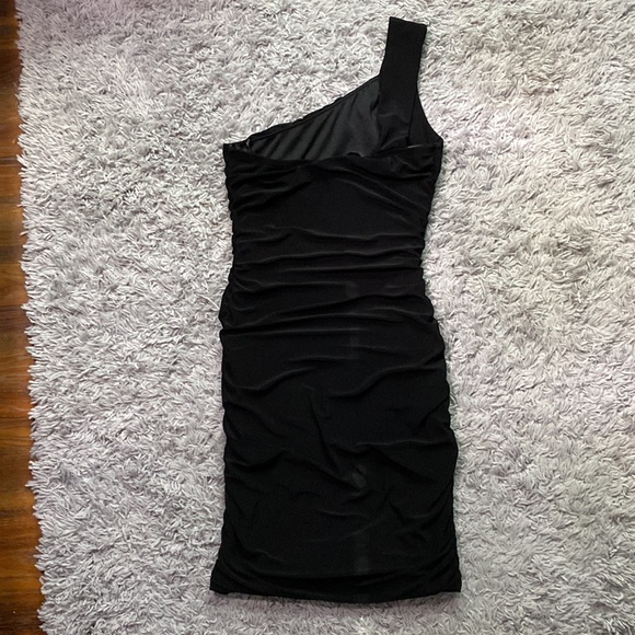 One shoulder body con dress - Picture 2 of 4